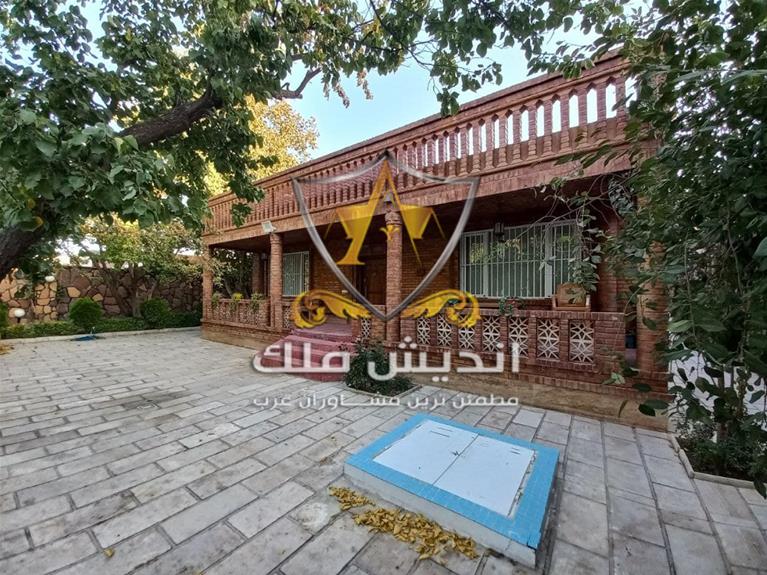 1200 متر باغ ویلا با 180 متر ویلا لوکس در بهترین شهرک باغ ویلایی غرب استان تهران ( زمردویلا )